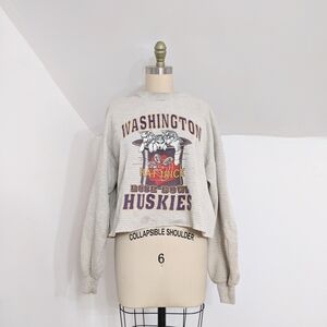 (44) Washington Huskies Graphic Sweatshirt